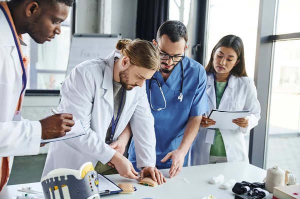 Les formations professionnelles en santé et paramédicales à Amiens : piliers de la santé