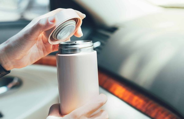 Bouteille isotherme personnalisable : conseils pour réaliser un objet publicitaire idéal